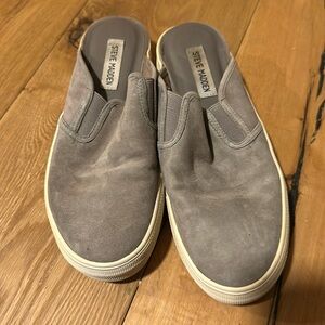 Slip on sneakers